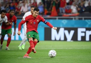 ماندگاری رونالدو در تیم ملی پرتغال تا یورو 2024