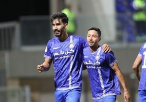 باشگاه سپاهان اصفهان مهاجم گل گهر را صید کرد3