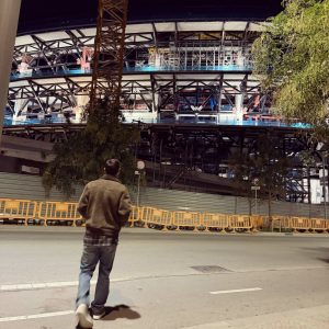 بازگشت مسی به نوکمپ؛ لحظه‌ای احساسی برای هواداران بارسلونا