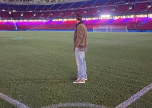 بازگشت مسی به نوکمپ؛ لحظه‌ای احساسی برای هواداران بارسلونا2