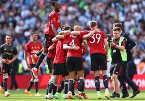 حذف تلخ منچستریونایتد از جام حذفی انگلیس در اولدترافورد2